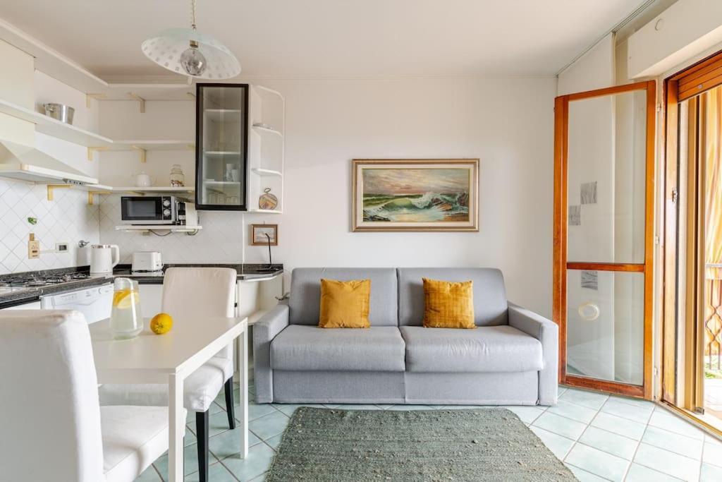 Thekeystudio, La Casa Del Mare Azzurro With Seaview เวนติมิญา ภายนอก รูปภาพ